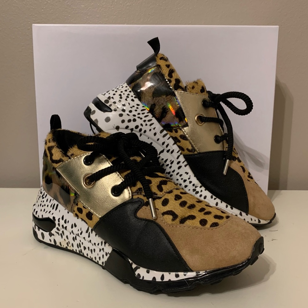 ❌SOLD❌ STEVE MADDEN CLIFF ANIMAL 7.5 LIKE NEW